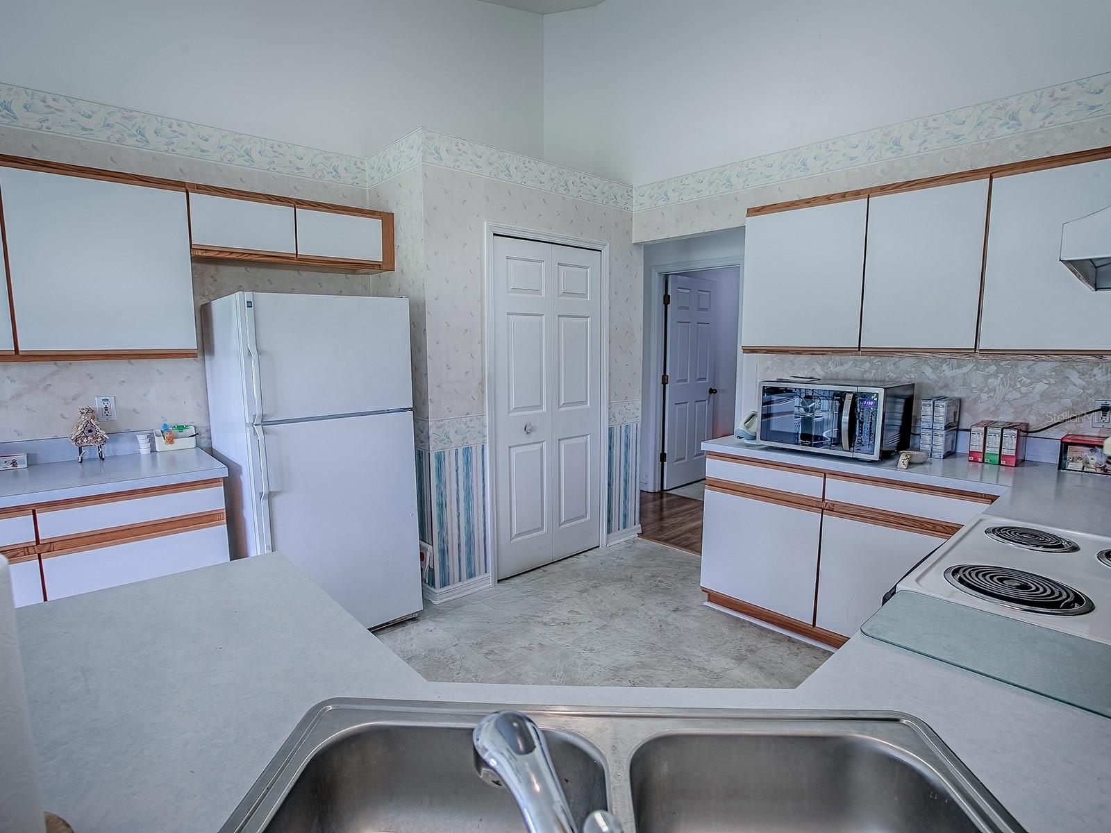 Image 15 of 61 For 25241 Lost Oak Circle