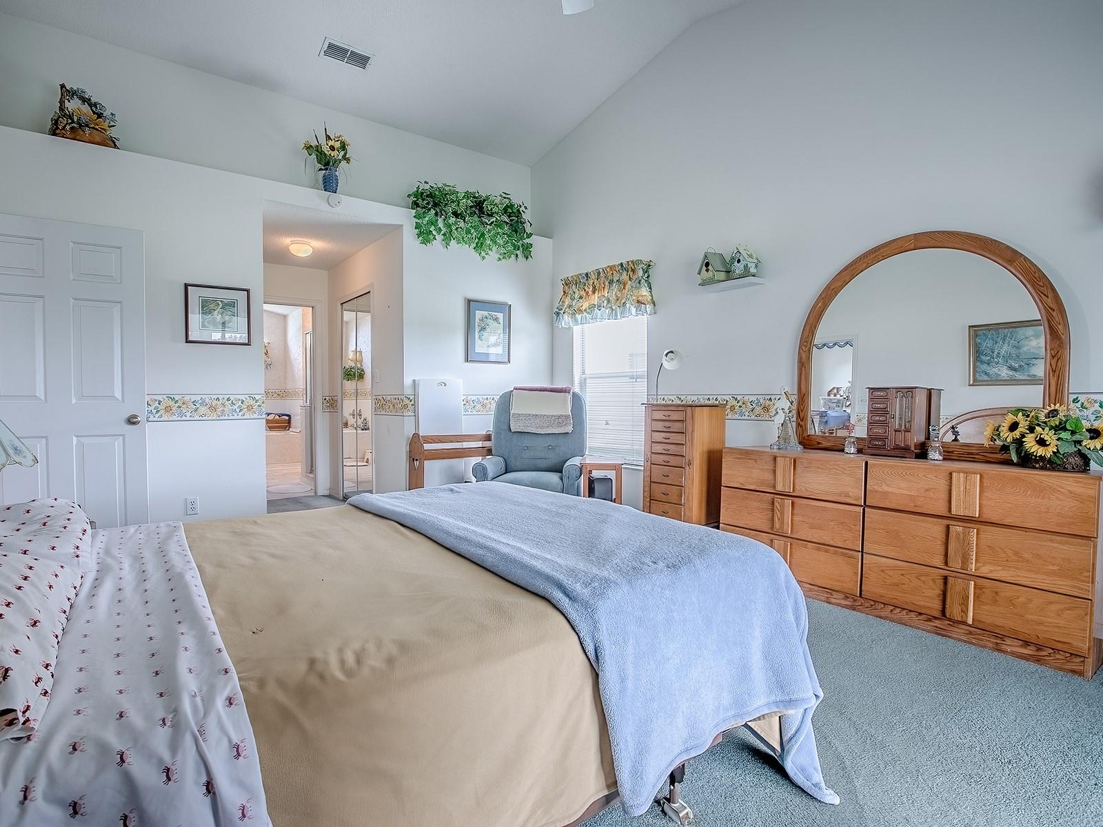Image 18 of 61 For 25241 Lost Oak Circle
