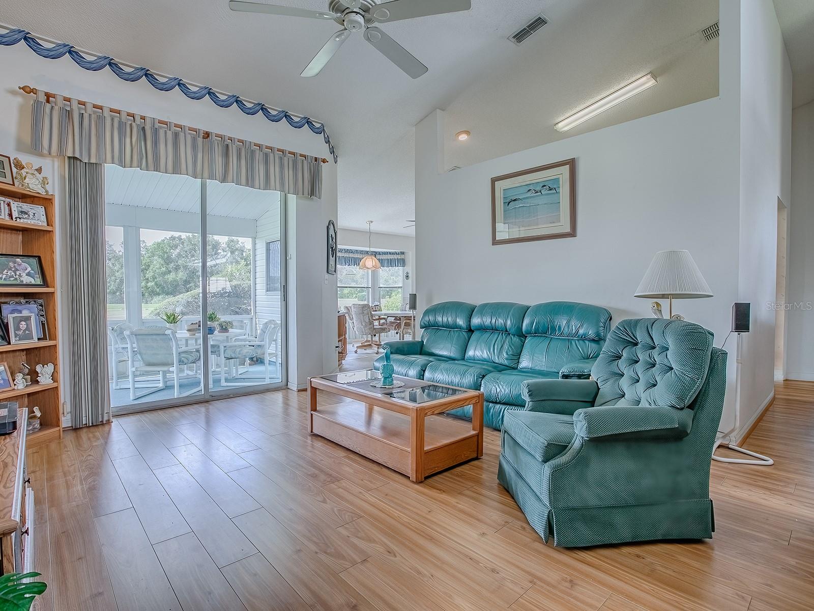 Image 3 of 61 For 25241 Lost Oak Circle