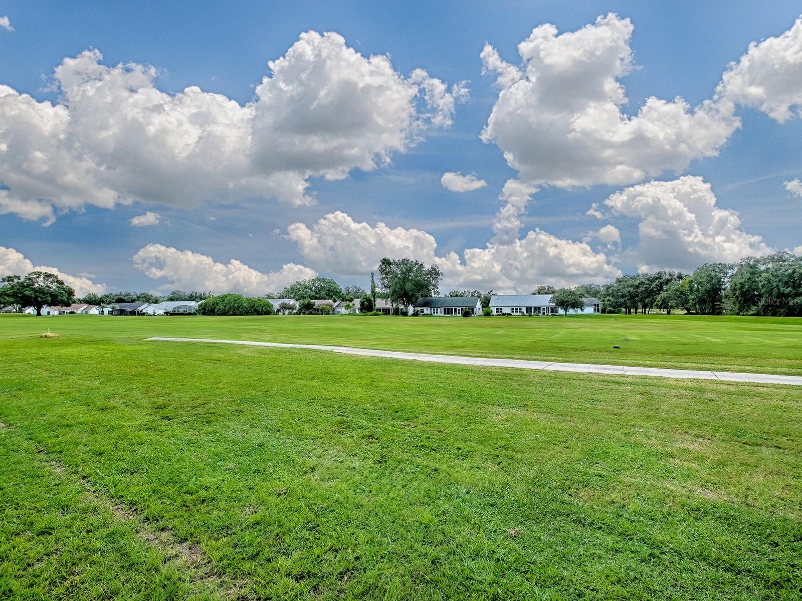 Image 35 of 61 For 25241 Lost Oak Circle