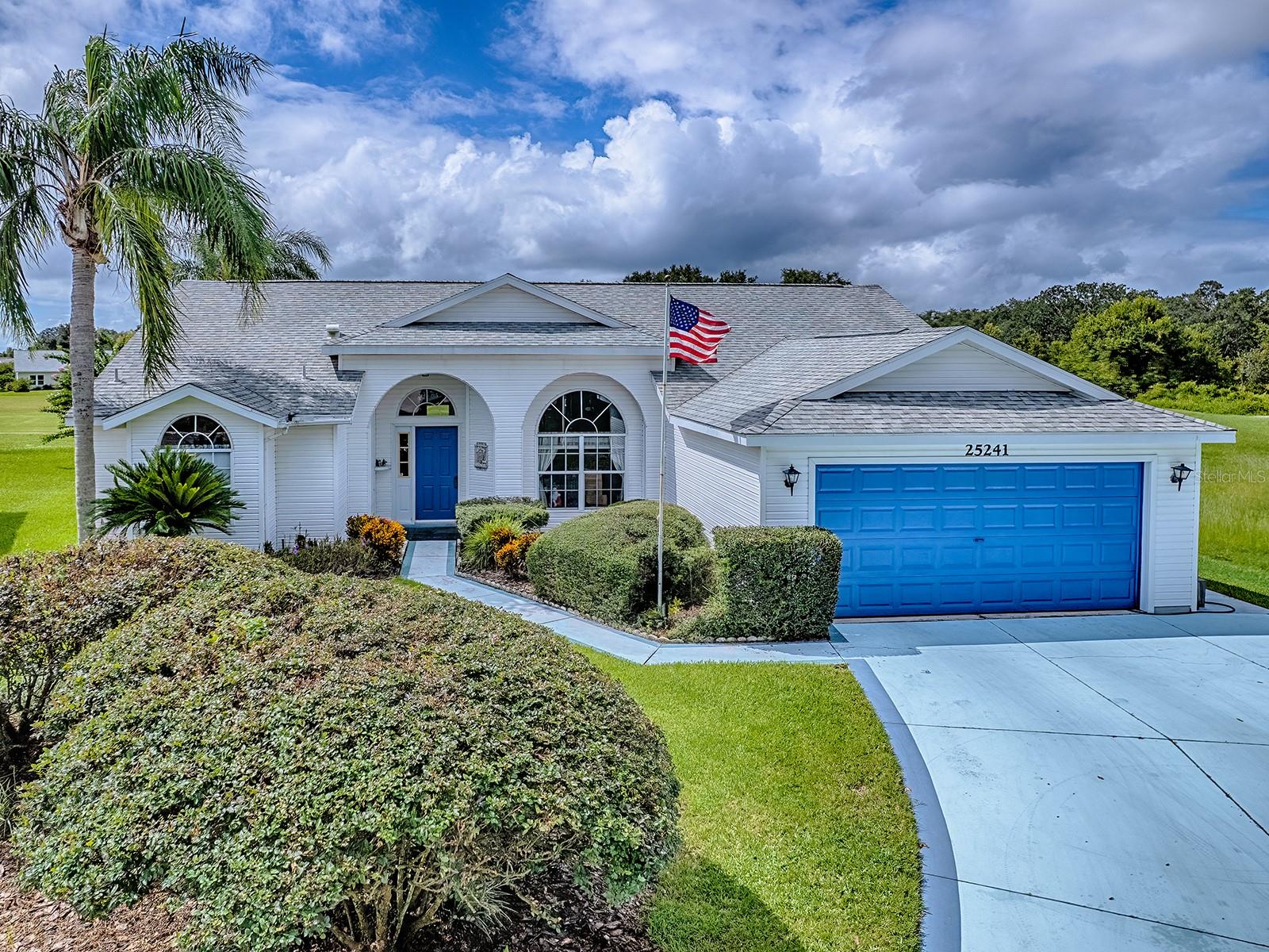Image 38 of 61 For 25241 Lost Oak Circle