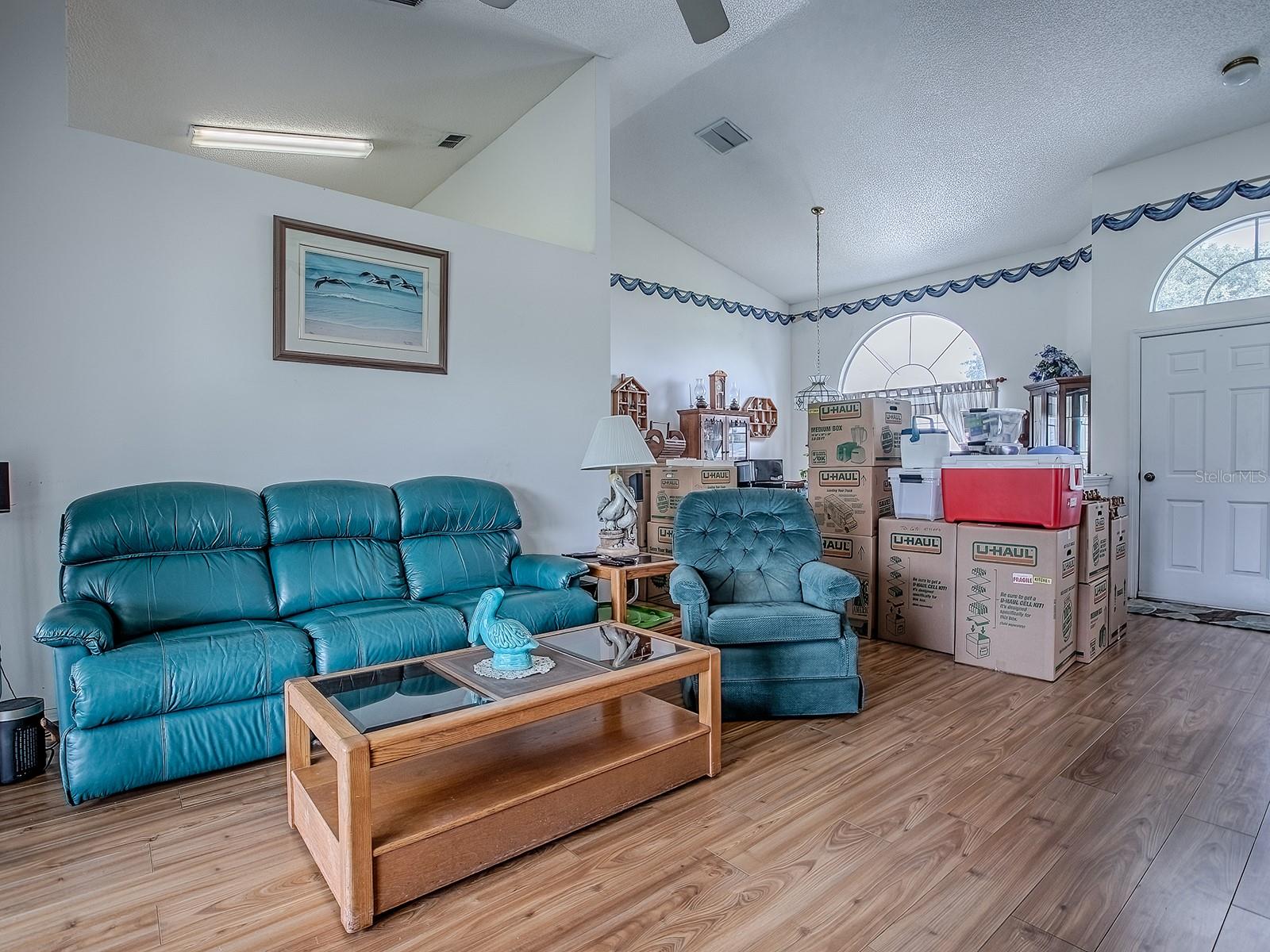 Image 5 of 61 For 25241 Lost Oak Circle