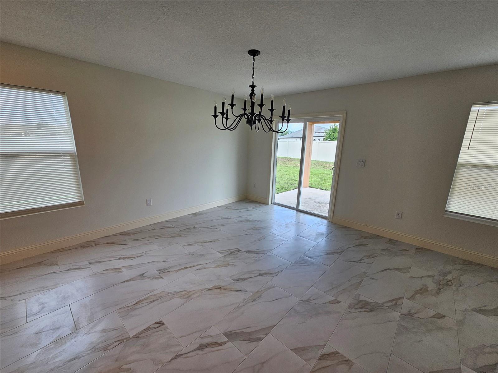 Image 4 of 18 For 1640 Strathmore Circle