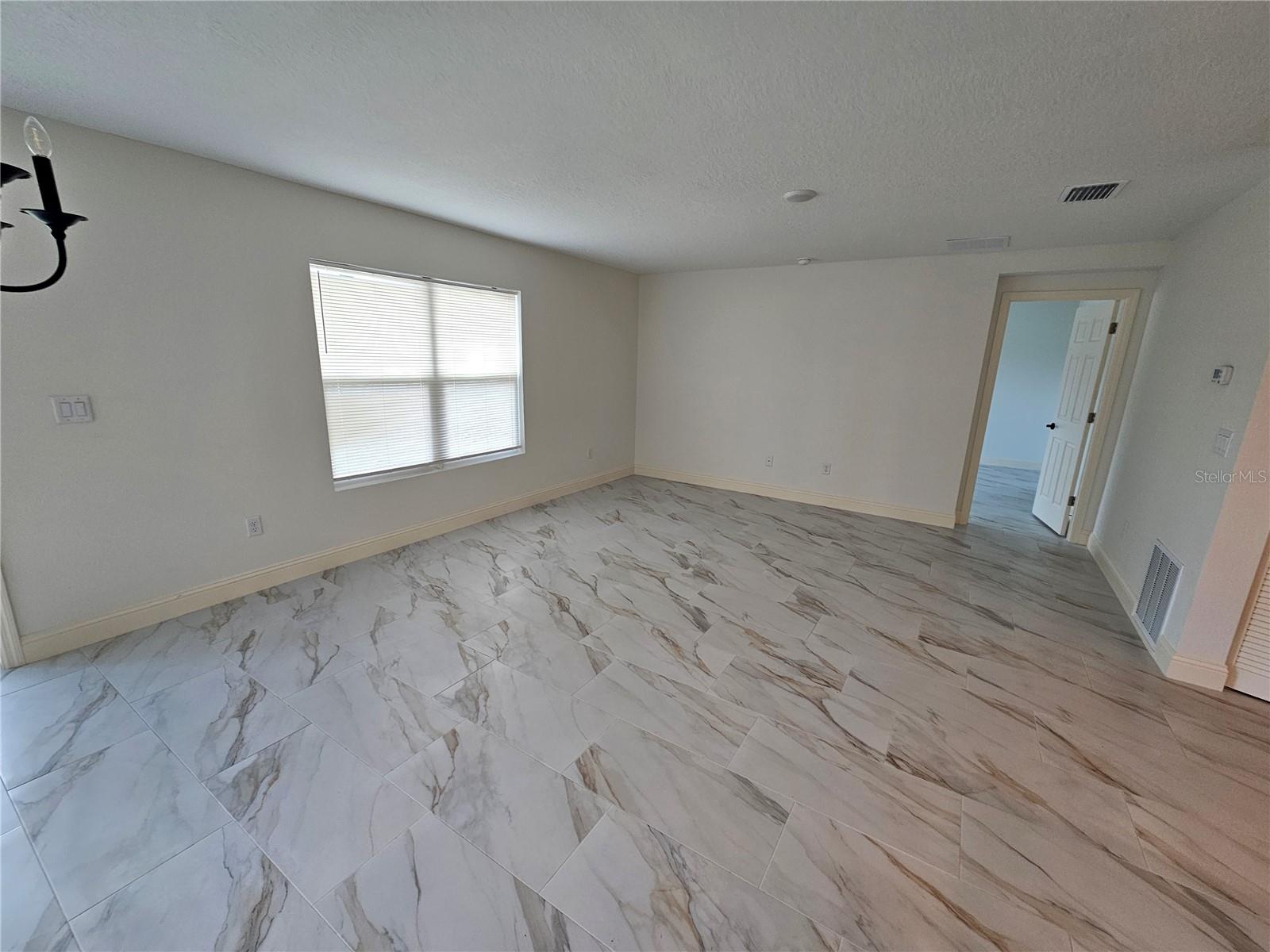 Image 6 of 18 For 1640 Strathmore Circle