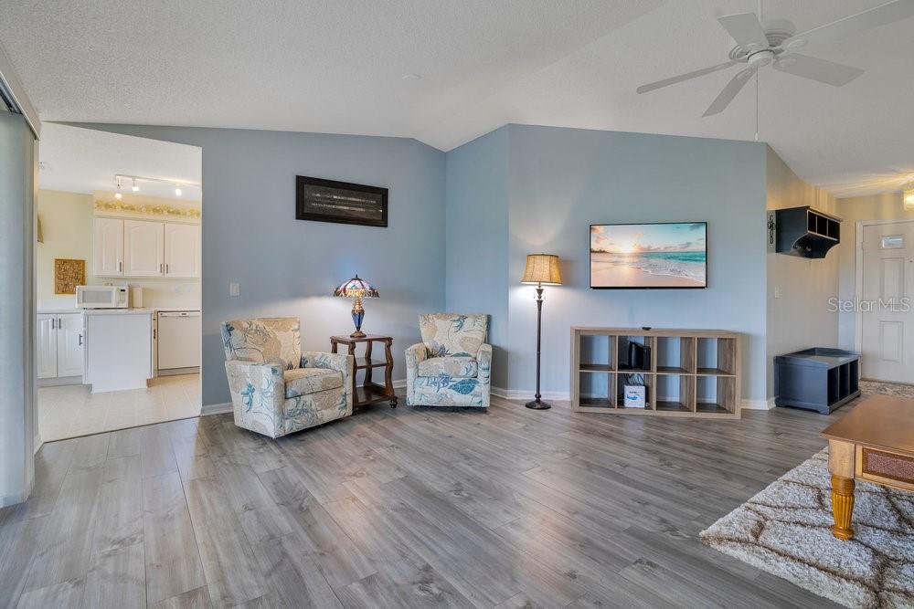 Image 6 of 40 For 32901 Timberwood Dr