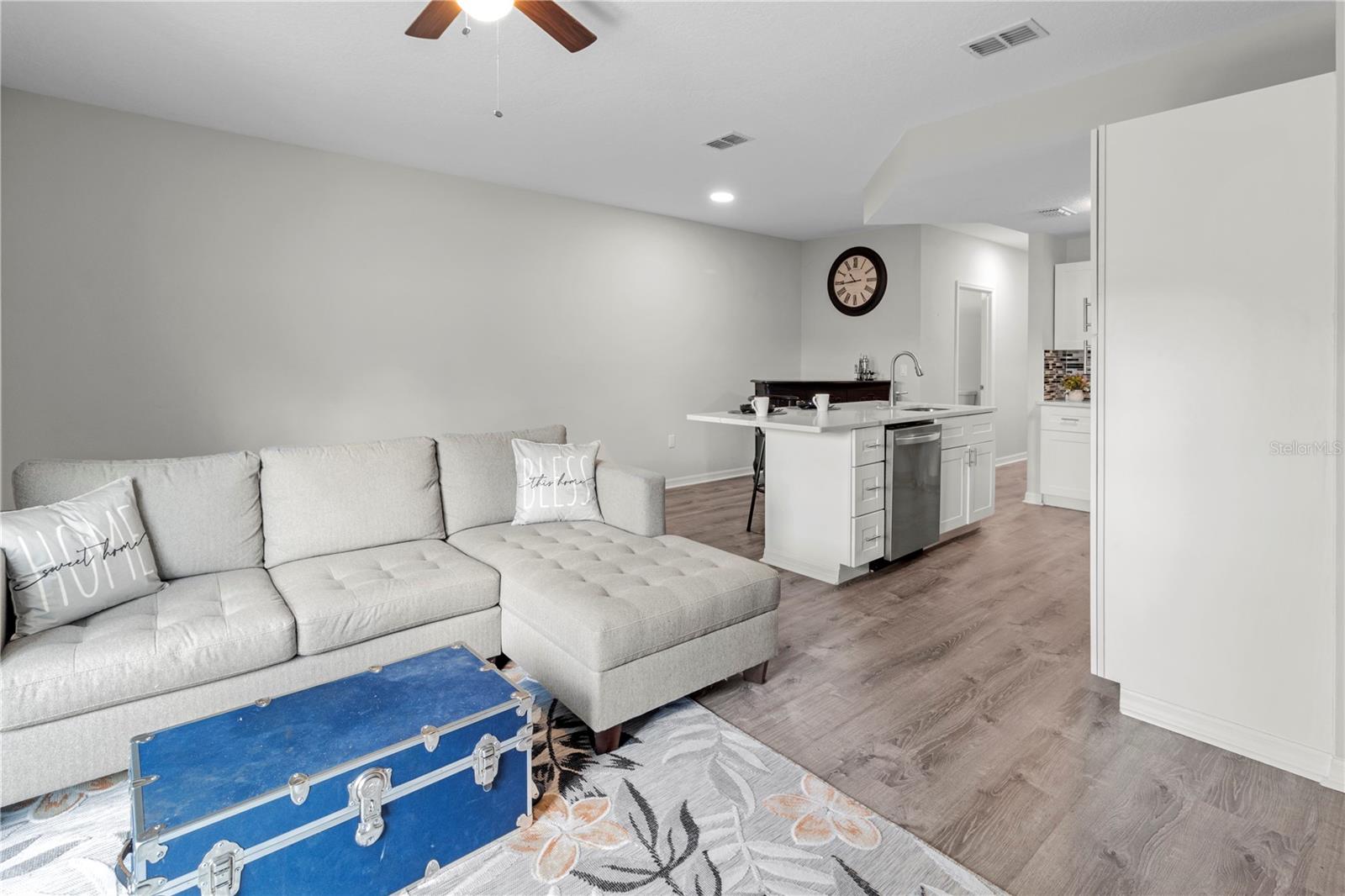 Listing photo id 9 for 4354 Tyler Circle N
