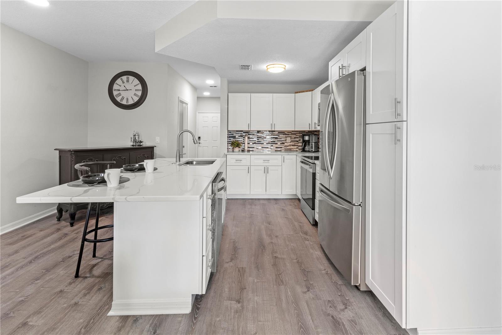 Listing photo id 10 for 4354 Tyler Circle N