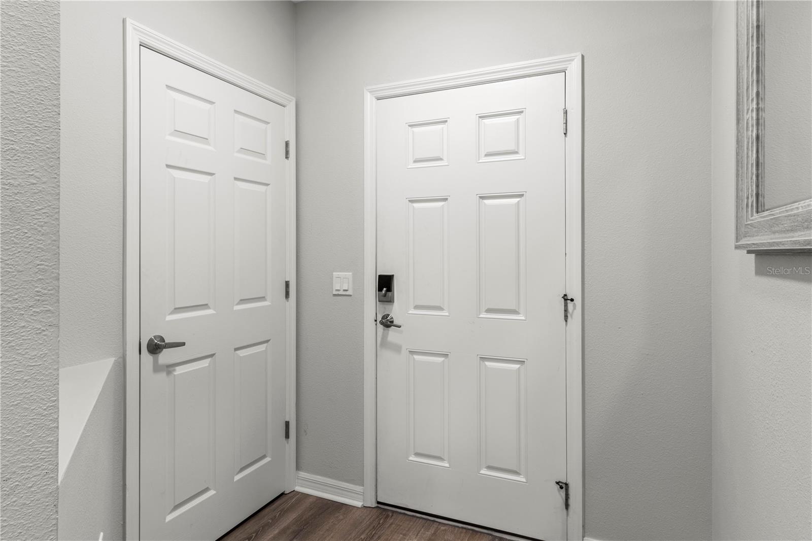 Listing photo id 13 for 4354 Tyler Circle N