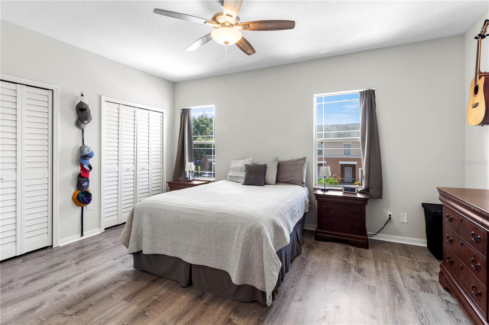Listing photo id 15 for 4354 Tyler Circle N