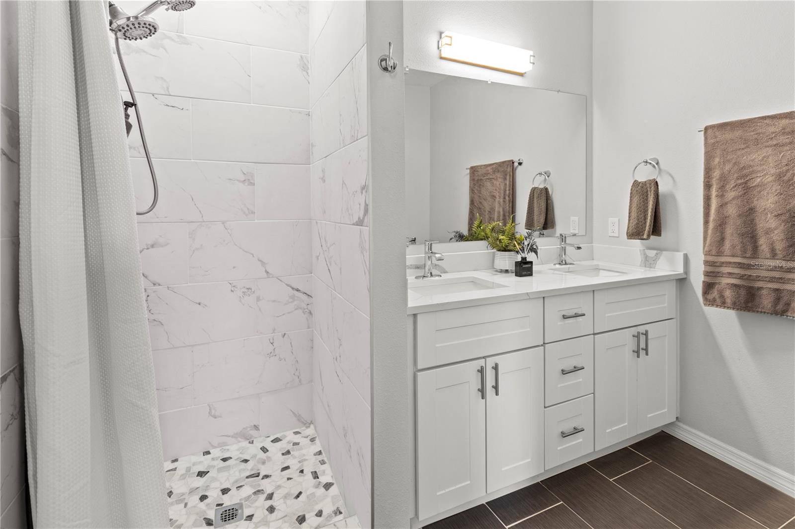 Listing photo id 17 for 4354 Tyler Circle N