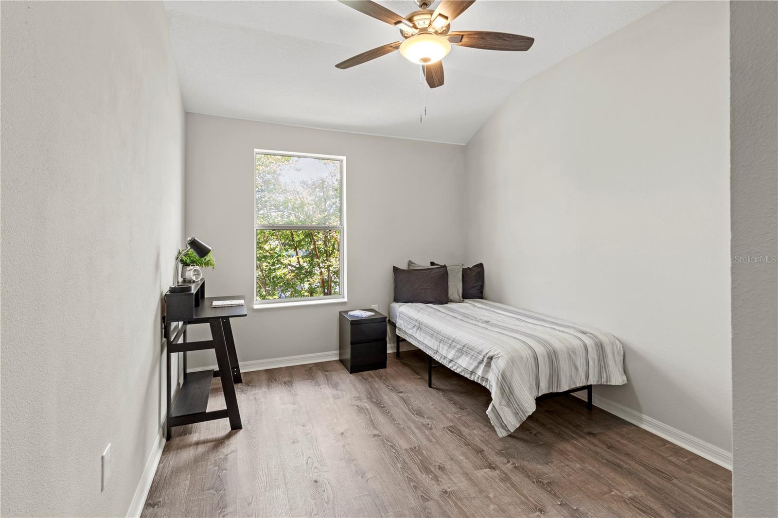 Listing photo id 23 for 4354 Tyler Circle N