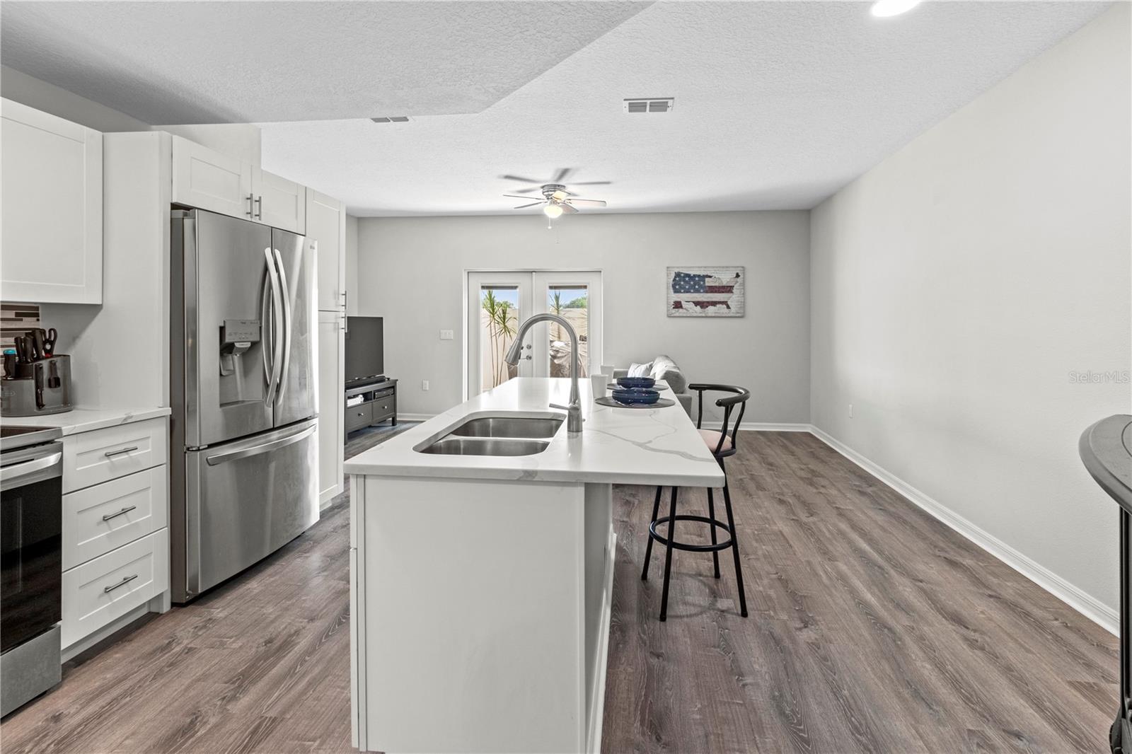 Listing photo id 4 for 4354 Tyler Circle N