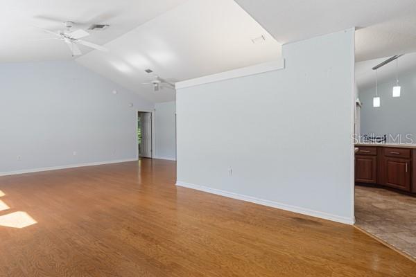 Image 20 of 49 For 143 Timber Lane