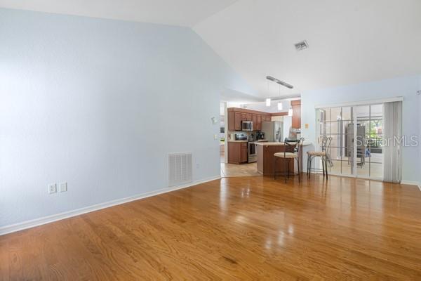 Image 35 of 49 For 143 Timber Lane