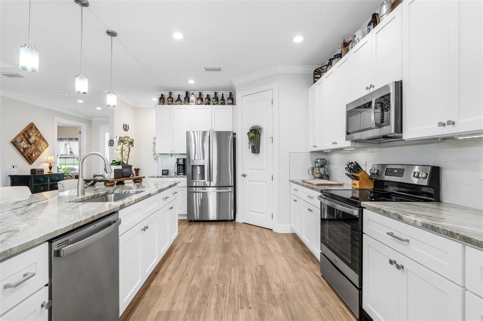 Image 14 of 53 For 9828 Royal Vista Avenue