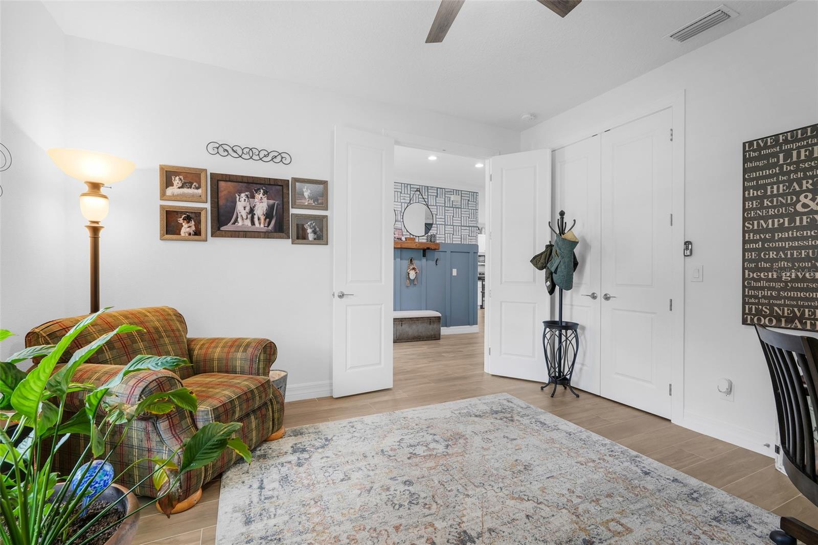 Image 18 of 53 For 9828 Royal Vista Avenue