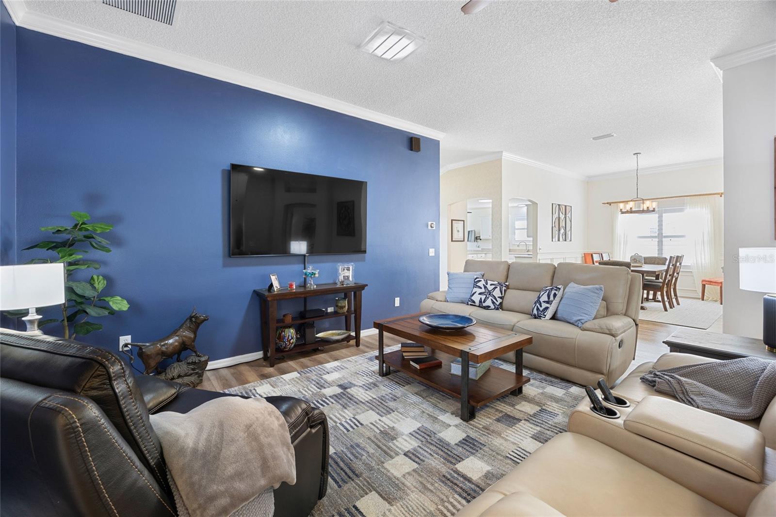 Image 4 of 32 For 913 Soledad Way