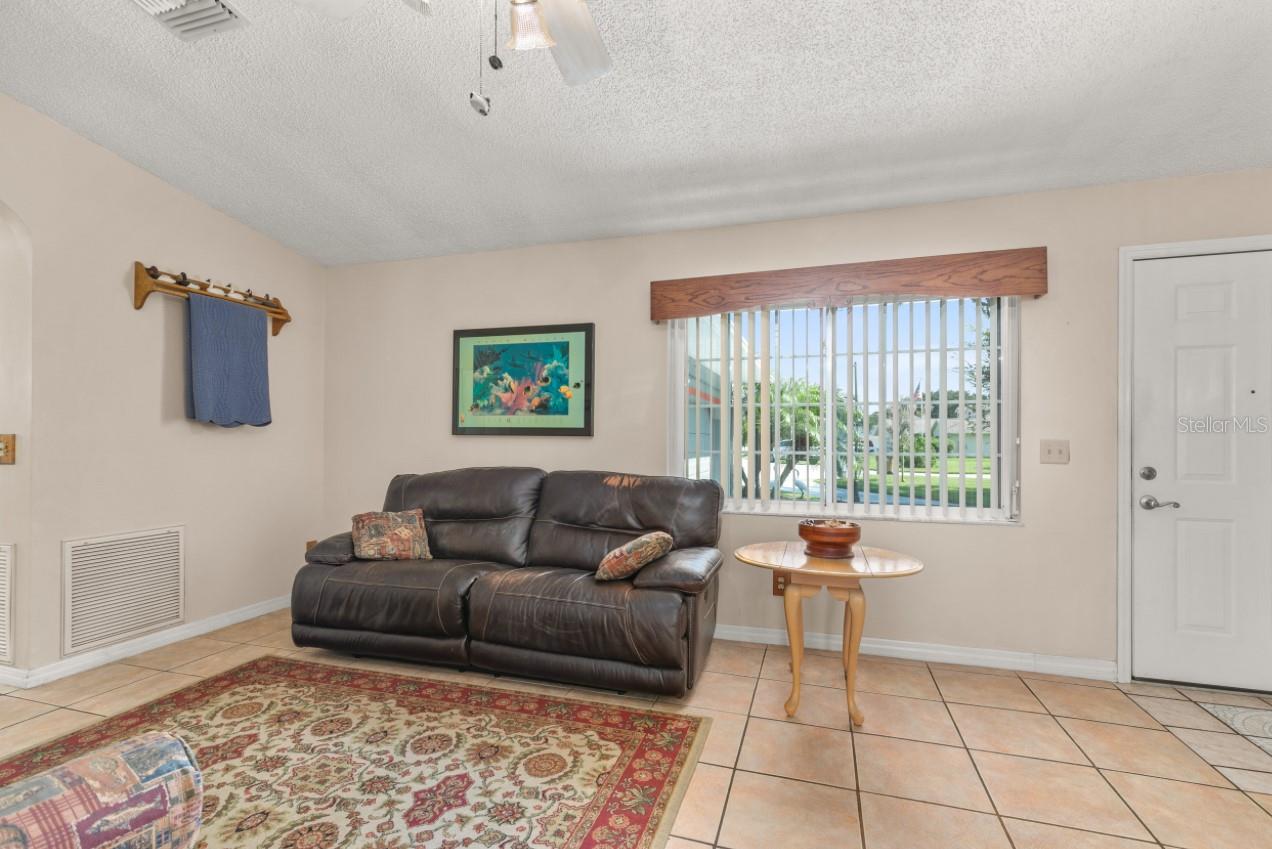 Image 7 of 46 For 35518 Cedar Lane