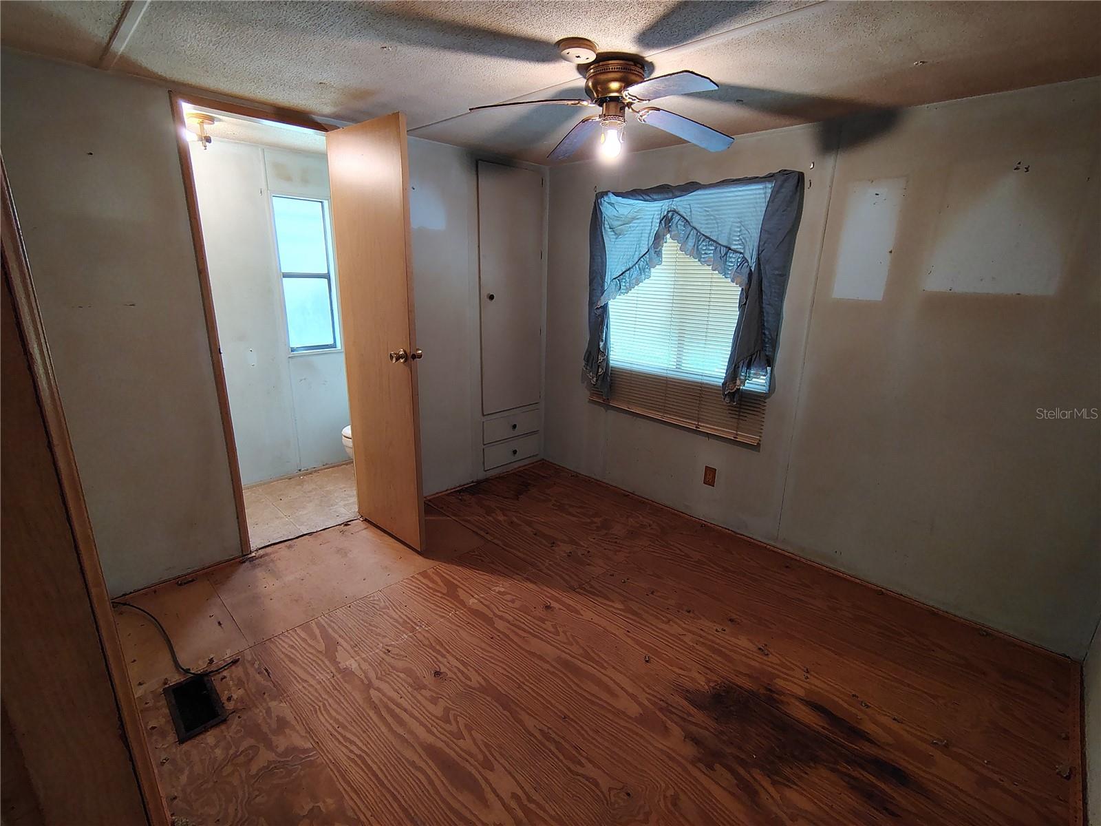 Image 13 of 28 For 2506 Cr 401a