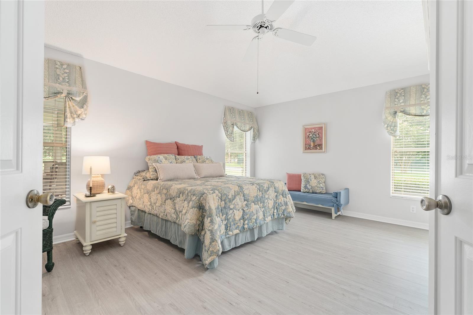 Image 17 of 52 For 1952 Palo Alto Avenue