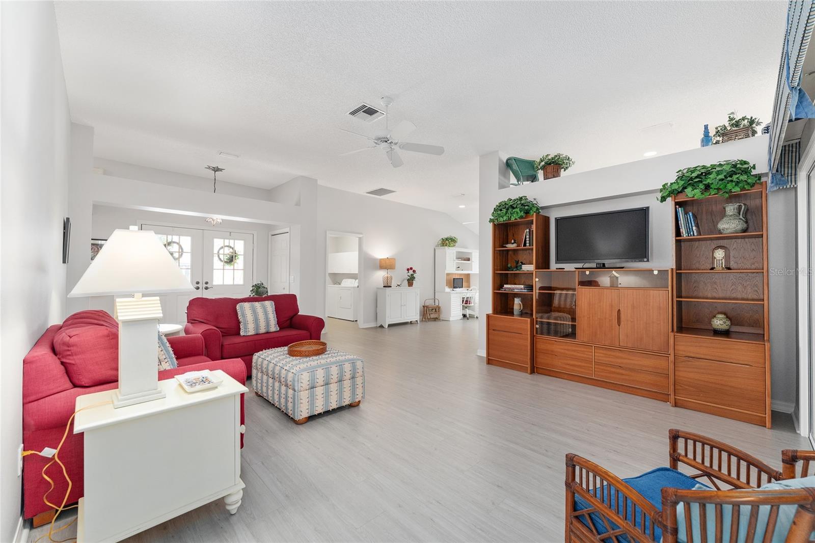 Image 4 of 52 For 1952 Palo Alto Avenue