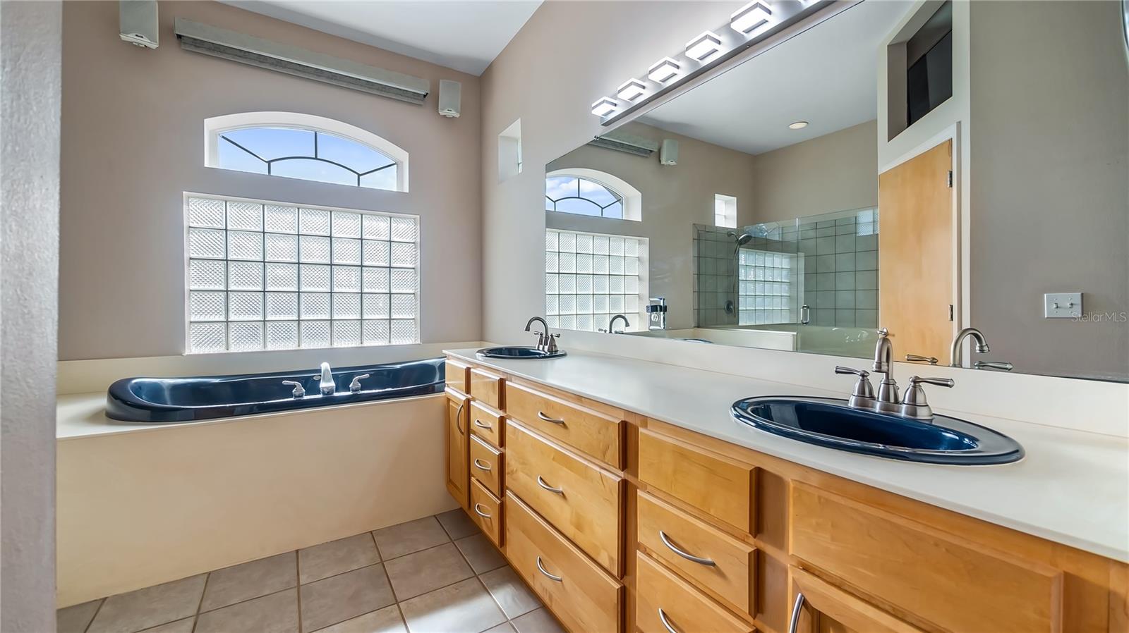 Image 27 of 64 For 11203 Crooked River Court