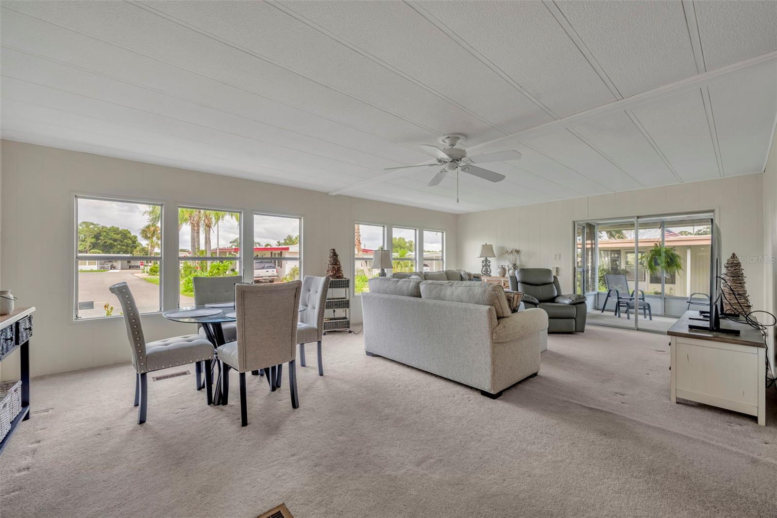 Image 17 of 53 For 261 Kelou Court