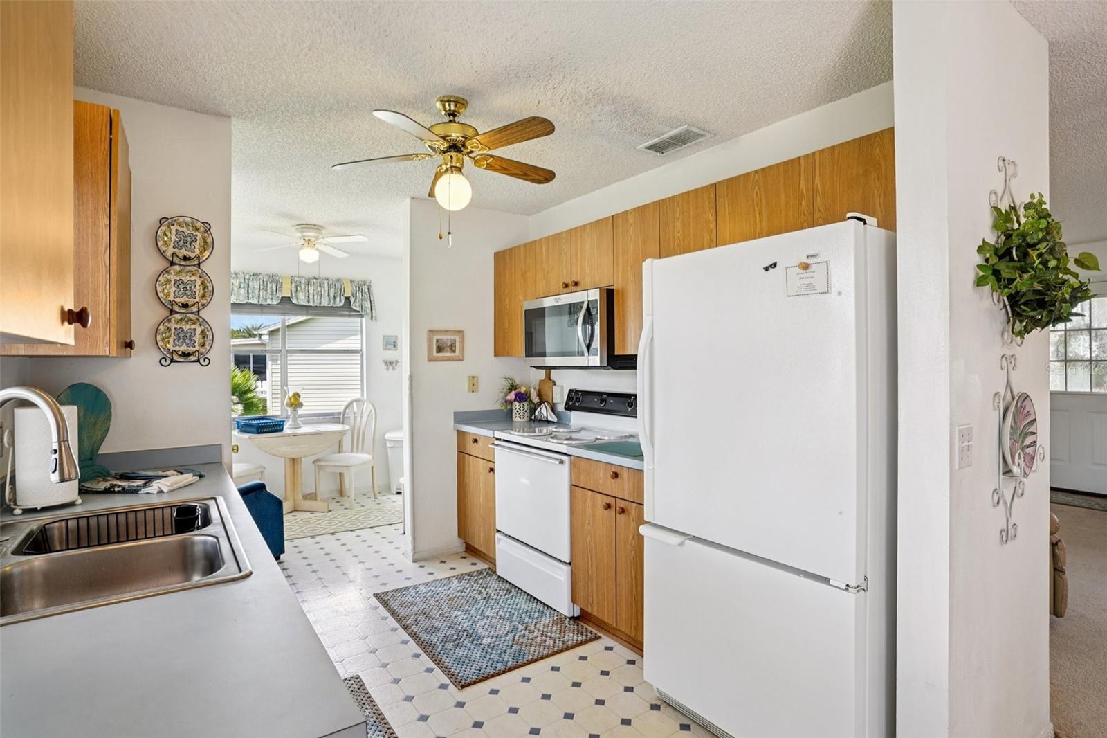 Image 13 of 43 For 1410 Sanchez Court