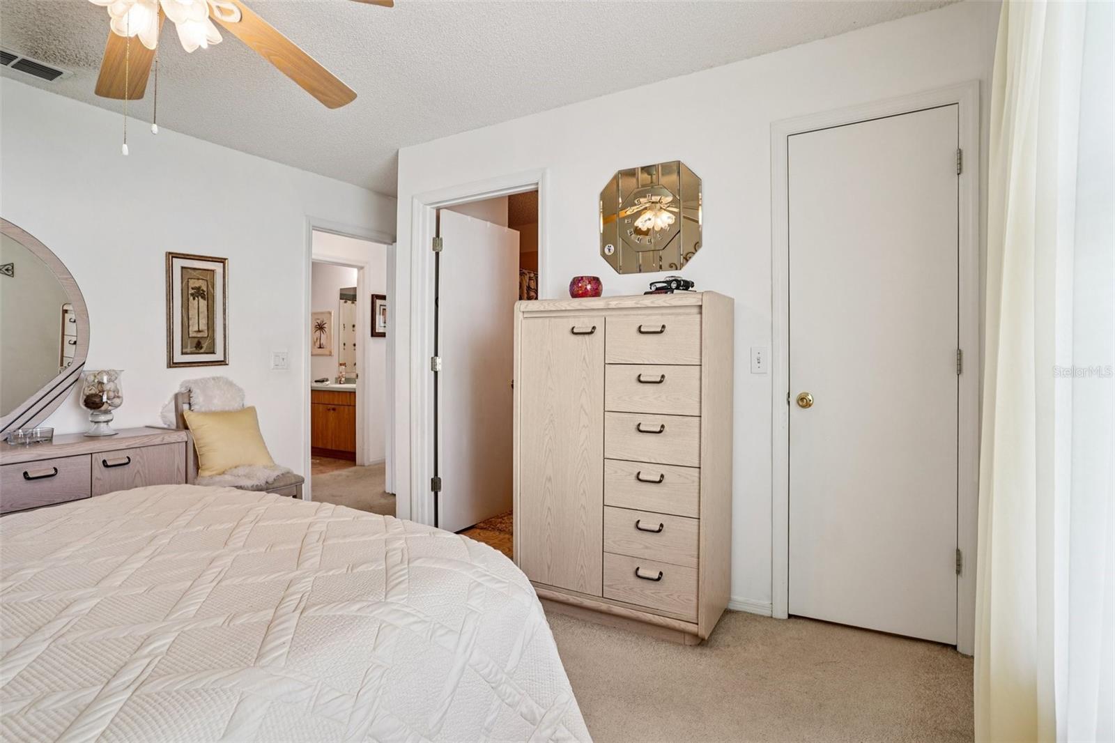 Image 18 of 43 For 1410 Sanchez Court