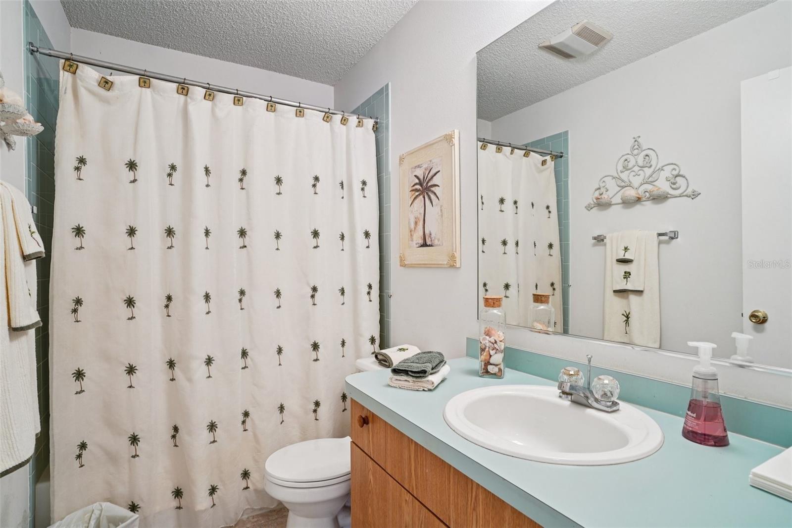 Image 23 of 43 For 1410 Sanchez Court
