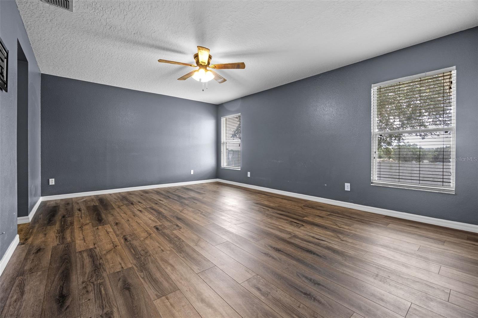 Image 12 of 43 For 2228 Lake Pointe Circle