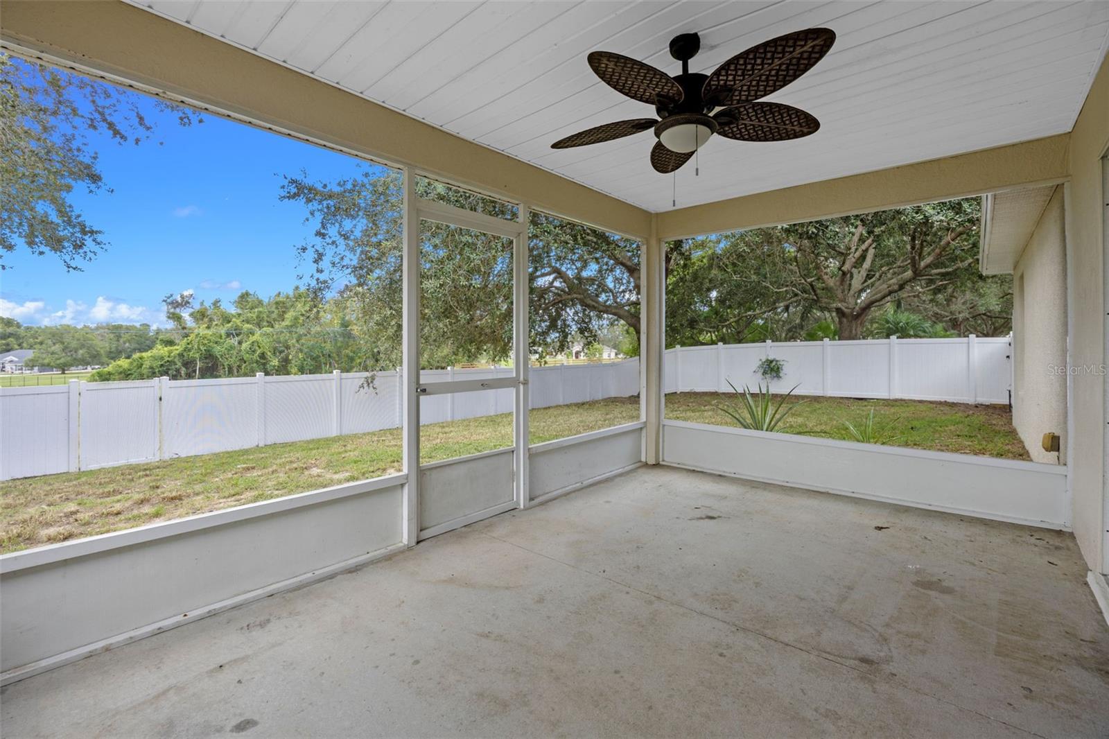 Image 27 of 43 For 2228 Lake Pointe Circle