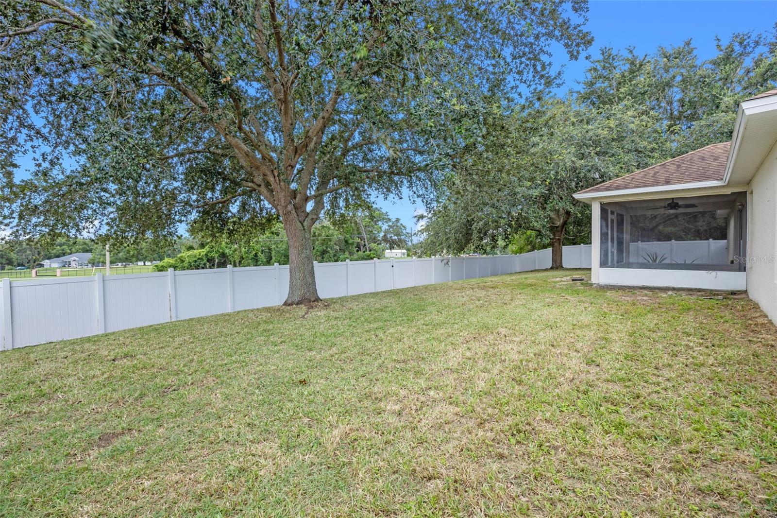Image 32 of 43 For 2228 Lake Pointe Circle