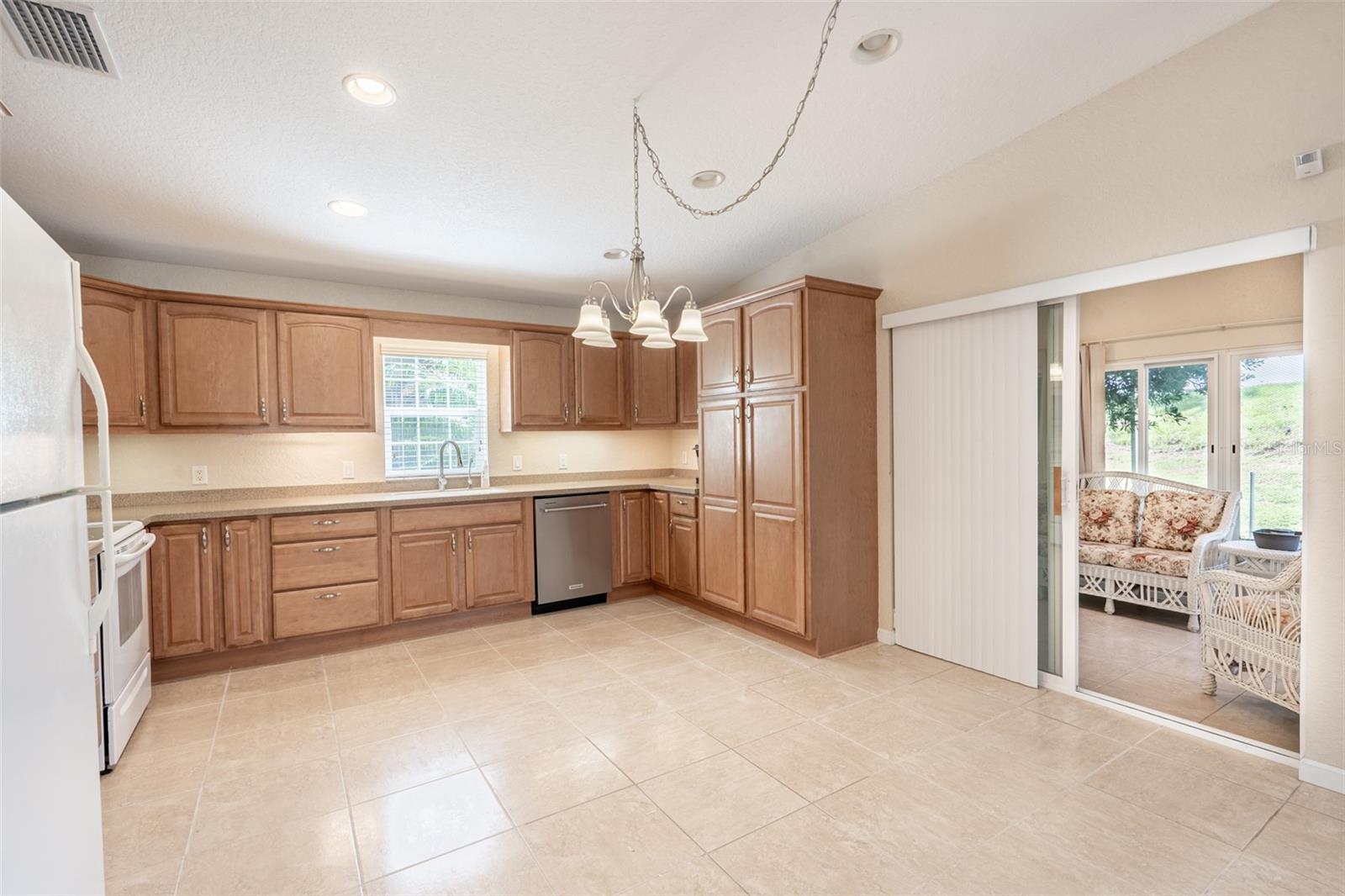 Image 6 of 40 For 2222 St George Drive