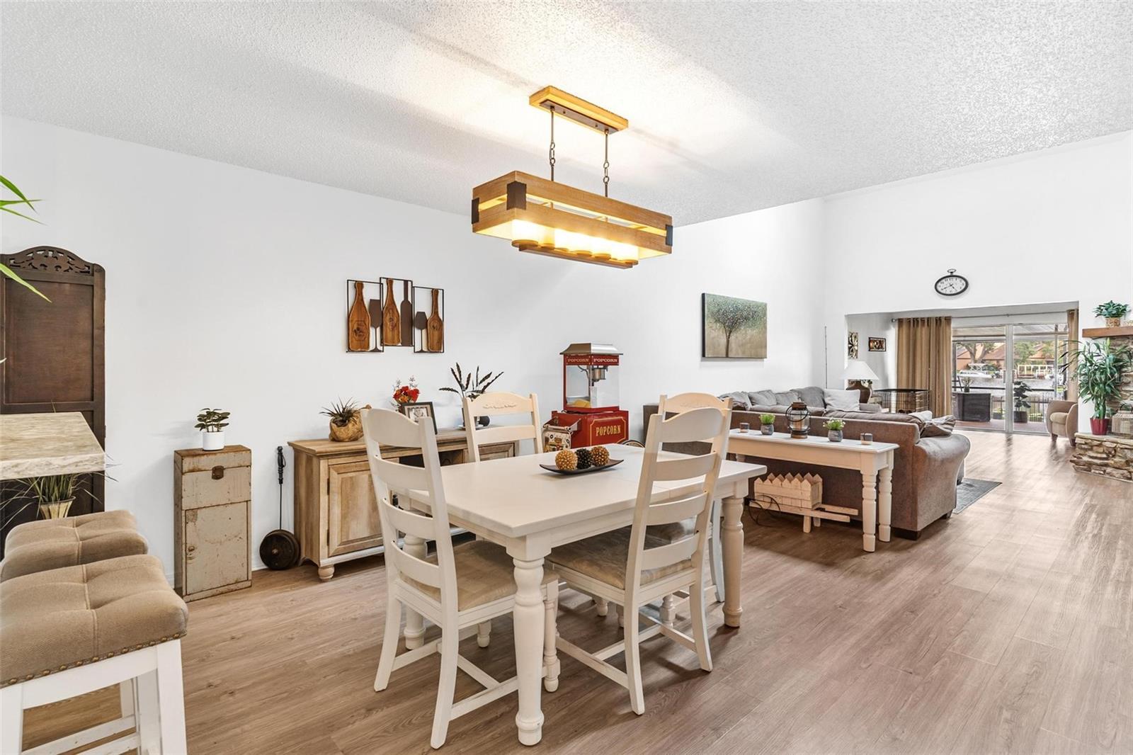 Image 11 of 41 For 1097 Palm Harbor Drive