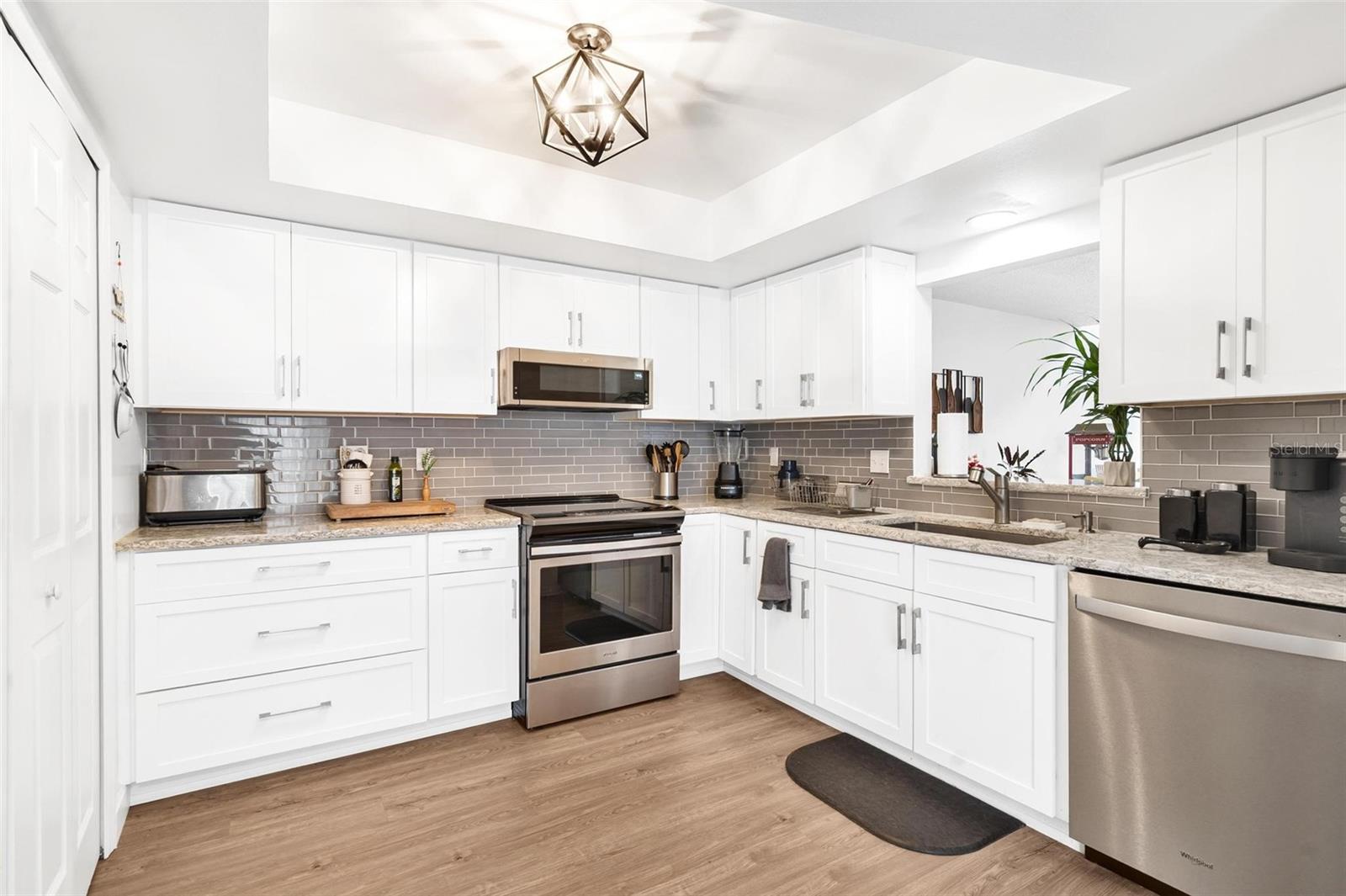 Image 13 of 41 For 1097 Palm Harbor Drive