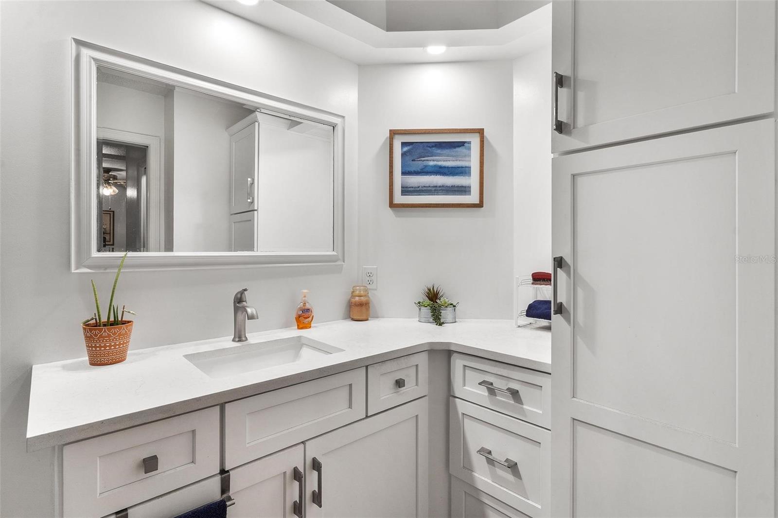 Image 20 of 41 For 1097 Palm Harbor Drive
