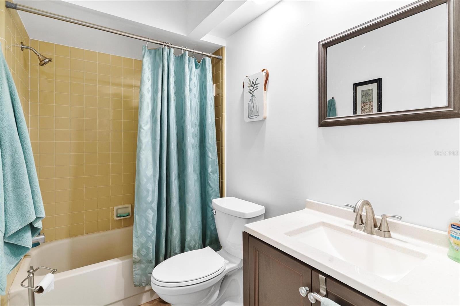 Image 29 of 41 For 1097 Palm Harbor Drive