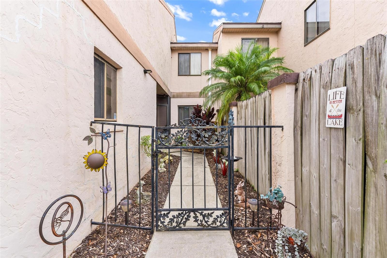 Image 5 of 41 For 1097 Palm Harbor Drive
