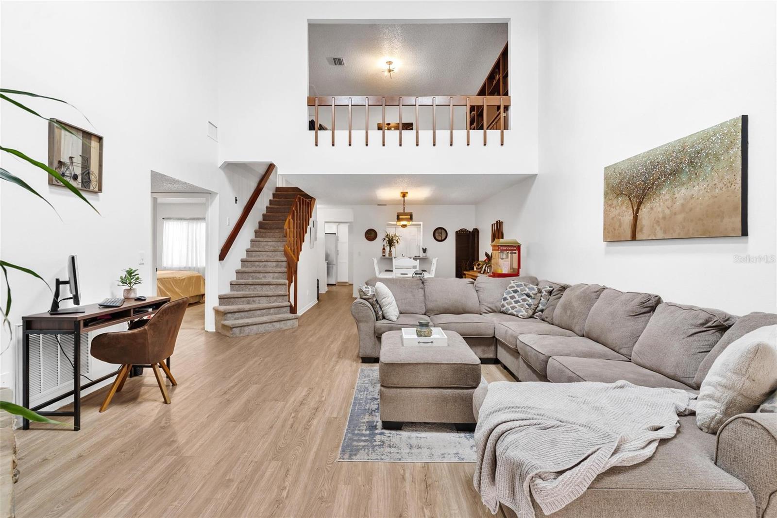 Image 8 of 41 For 1097 Palm Harbor Drive
