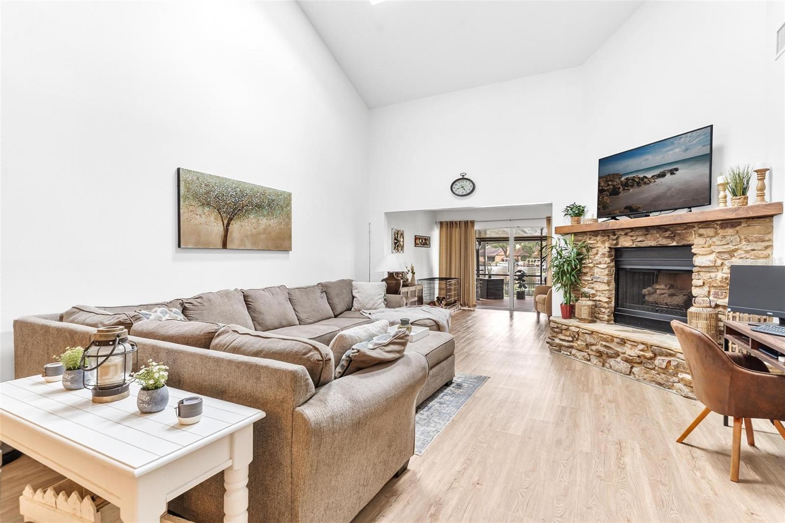 Image 9 of 41 For 1097 Palm Harbor Drive