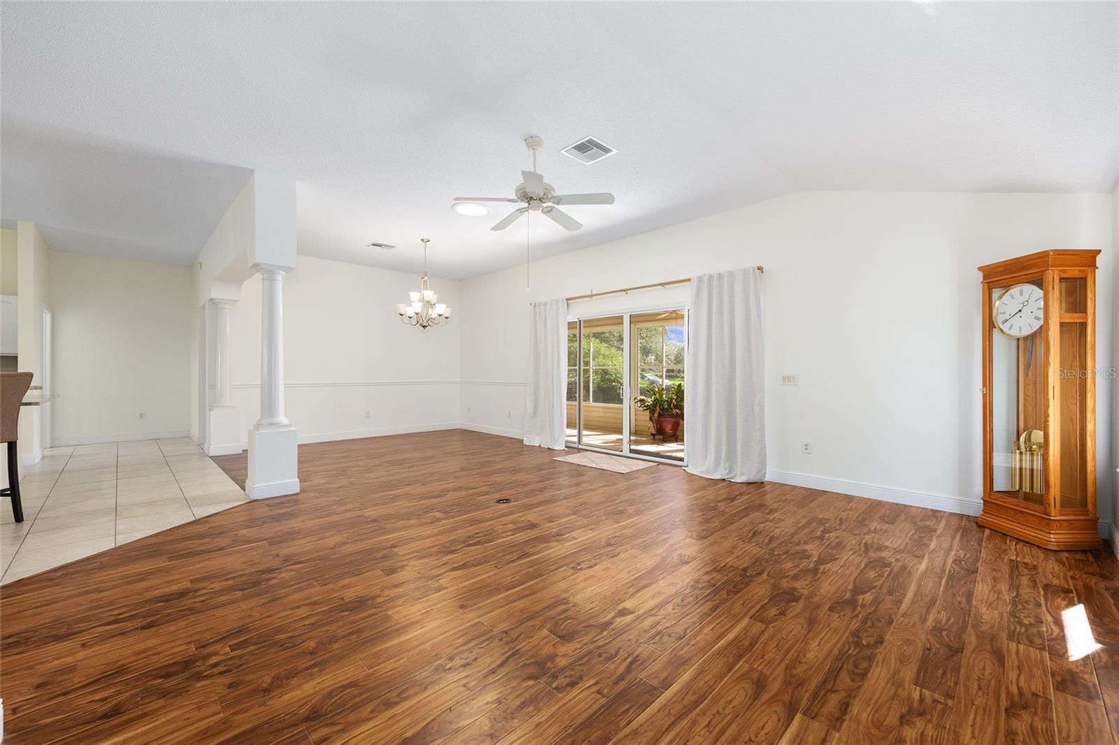 Image 14 of 49 For 1185 Oak Forest Drive