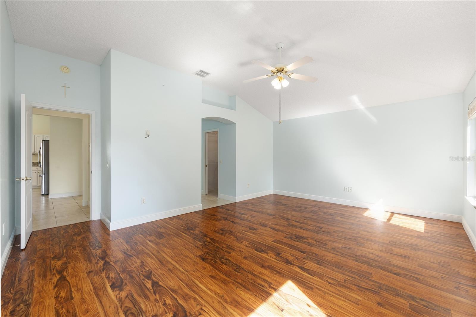 Image 26 of 49 For 1185 Oak Forest Drive