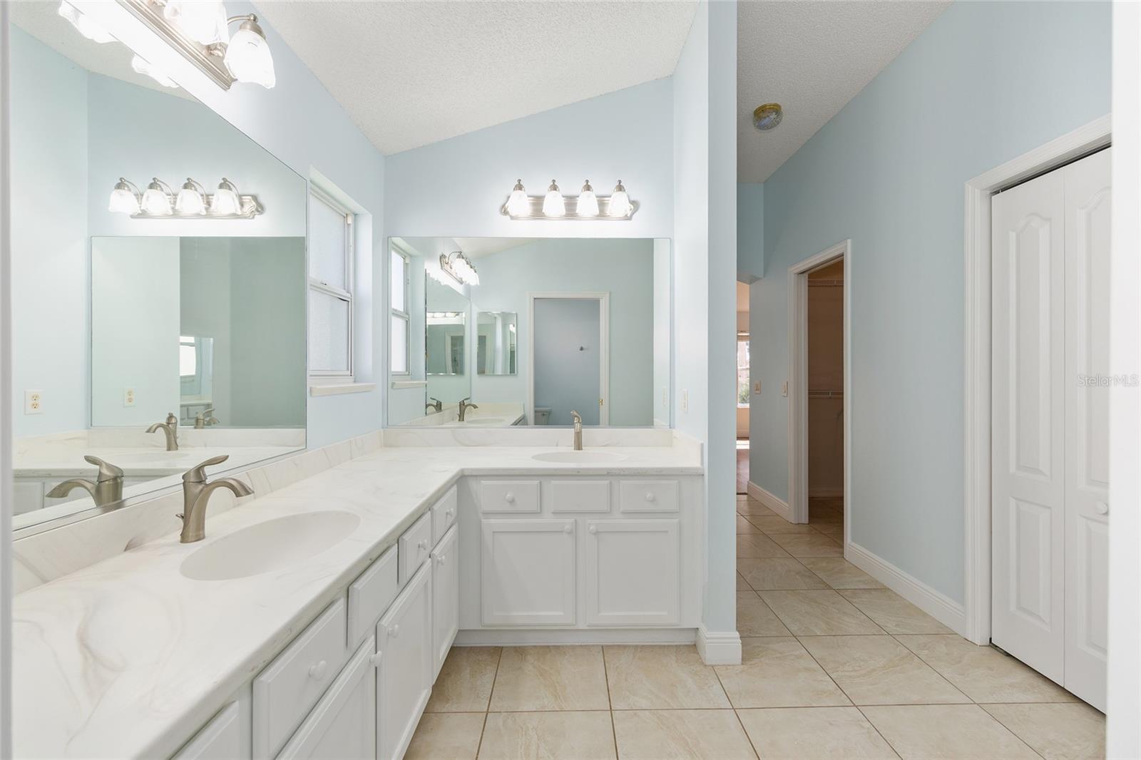 Image 30 of 49 For 1185 Oak Forest Drive