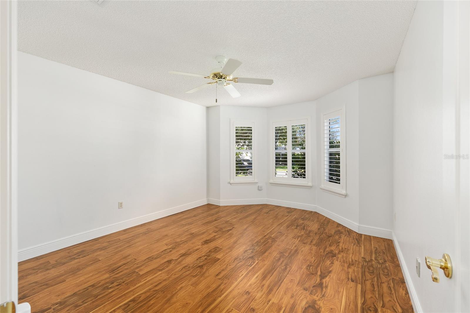 Image 34 of 49 For 1185 Oak Forest Drive