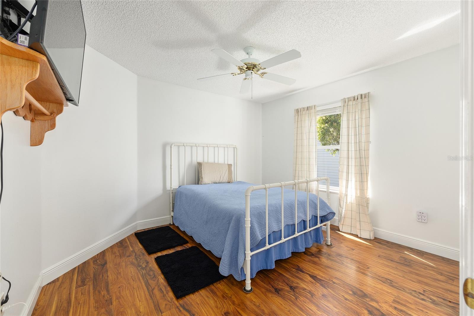 Image 37 of 49 For 1185 Oak Forest Drive