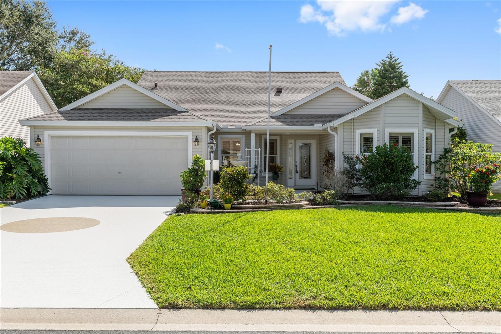 Image 5 of 49 For 1185 Oak Forest Drive