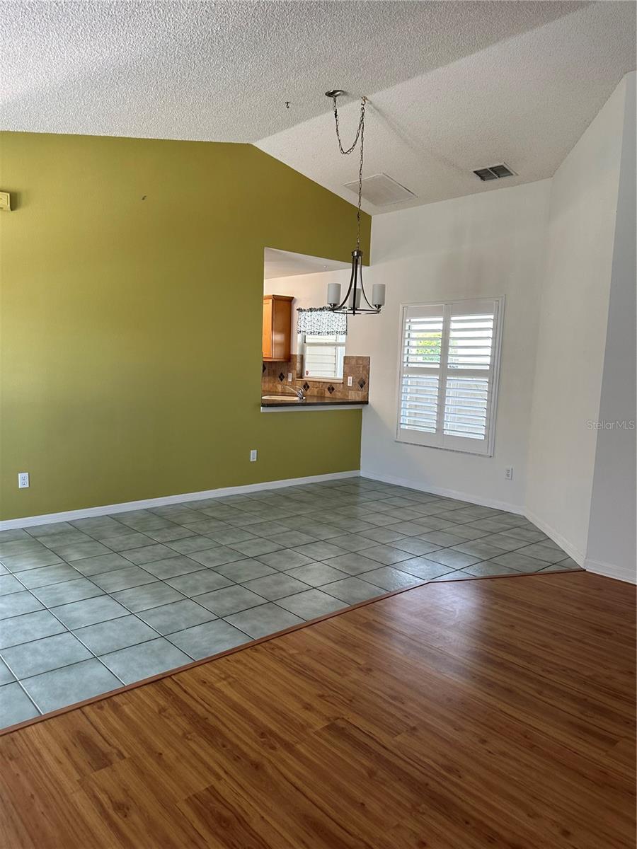 Image 19 of 31 For 4928 Heron Run Cir Circle