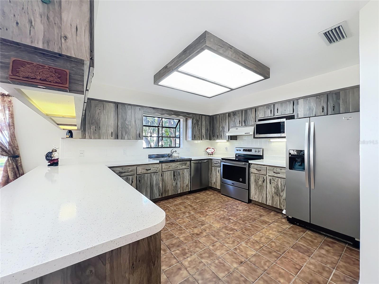 Image 18 of 96 For 35312 Griffin Drive