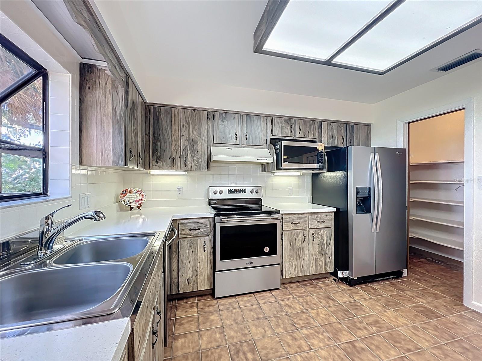 Image 19 of 96 For 35312 Griffin Drive